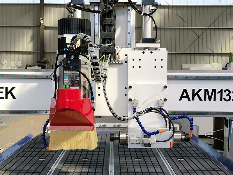 How to improve the working efficiency of cnc router
