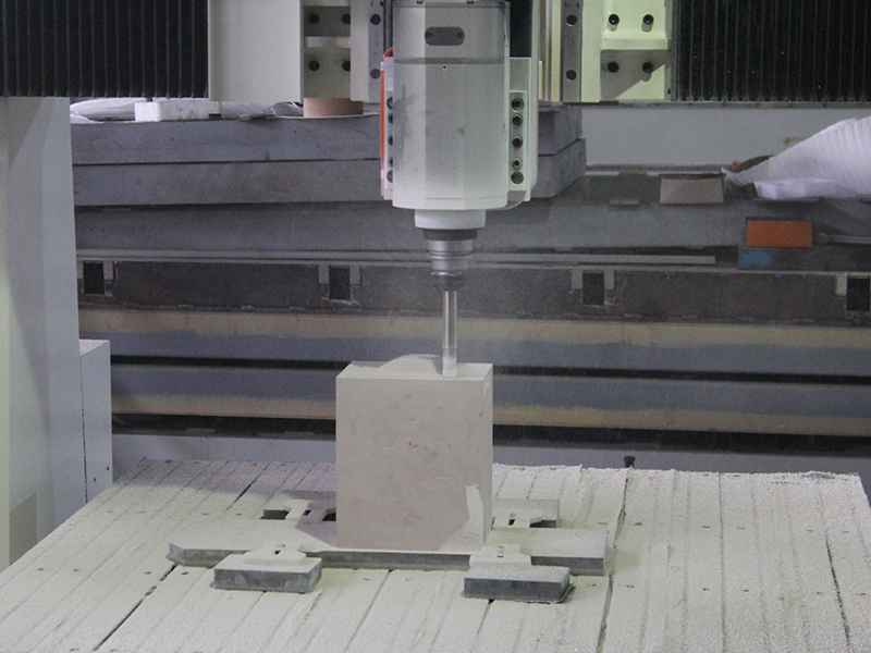 What are the advantages of a five-axis cnc router