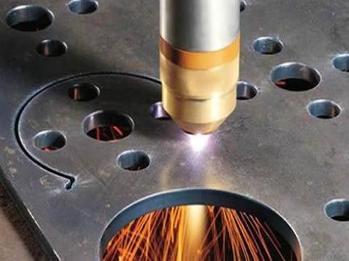 Use and maintenance of laser cutting machine