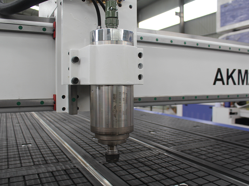  How to choose woodworking engraving machine tool