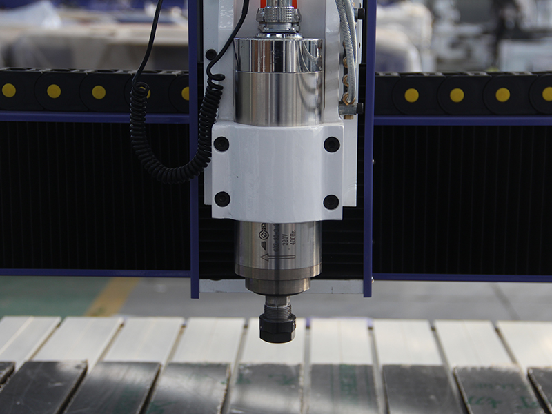 What requirements does advertising engraving machine have for knives