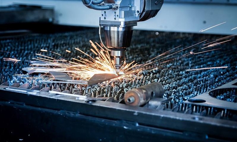 Application of optical fiber laser cutting machine in advertising industry
