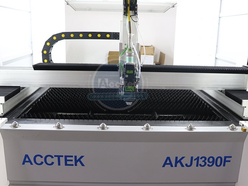 How much does it cost to buy a fiber laser cutting machine